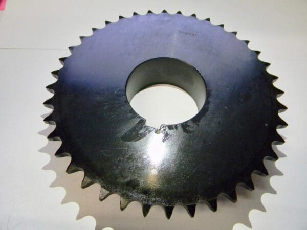 BROWNING Bushed Roller Chain Sprocket: 40 Teeth, 5/8" Pitch, 2-11/16" Bore Dia