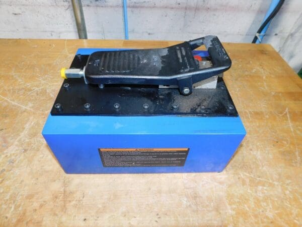 WorkSmart Air-Hydraulic Pump & Jack 10,000 psi 59754879 PARTS/REPAIR