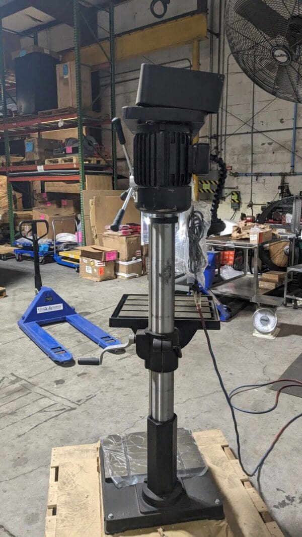 Jet 22" Industrial Floor Drill Press 12 Speed 1.5 HP 115/230v IDP-22 Damaged