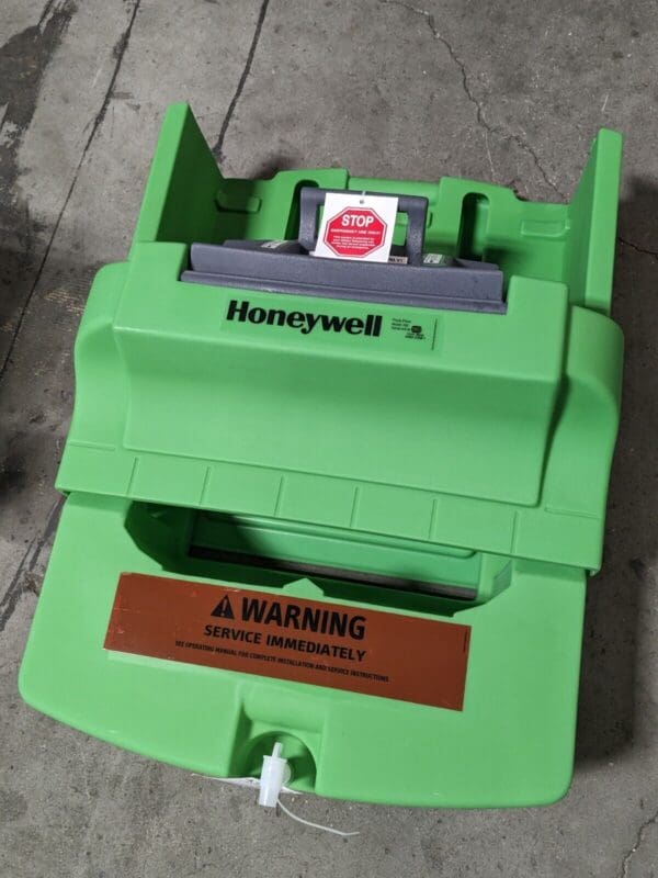 Honeywell Fendall Pure Flow 1000 Emergency Eyewash Station 32-001000-0000