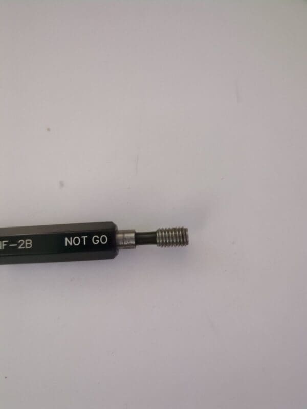 SPI Plug Thread Gage: #10-32 Thread, 2B Class, Double End 34-369-9