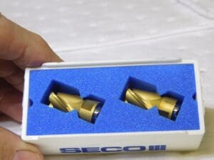 Seco Carbide Milling Tip Insert MP12-12014R20Z3-E04 Grade-F40M 3Fl Qty-2 51739