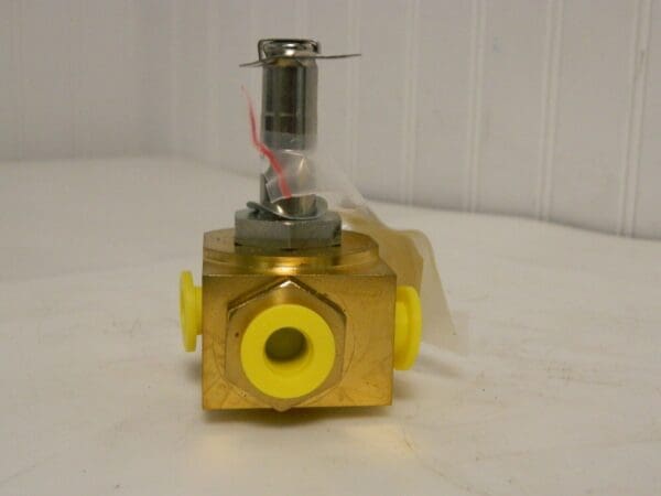 Parker 1/4" Port Brass Three-Way Quick Exhaust Solenoid Valve 04F35C1116ACF