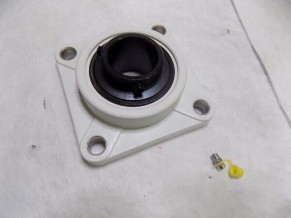 FYH Bearings 4 Bolt Flange Mounted Bearing Thermoplastic Housing UCF20723G5XPL