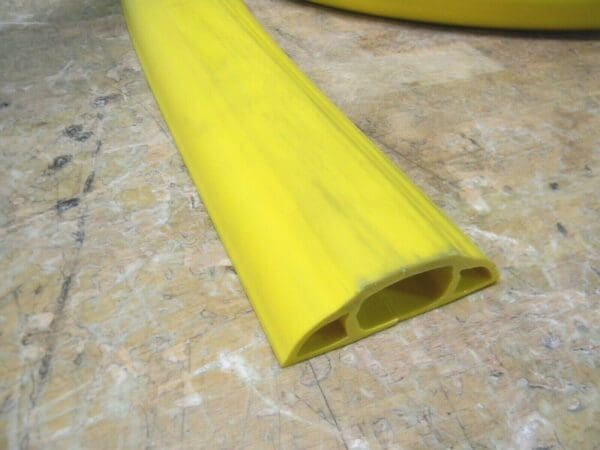 Hubbell FloorTrak 25 Ft. Flexible Protective Cable Cover PVC Yellow FT4Y25