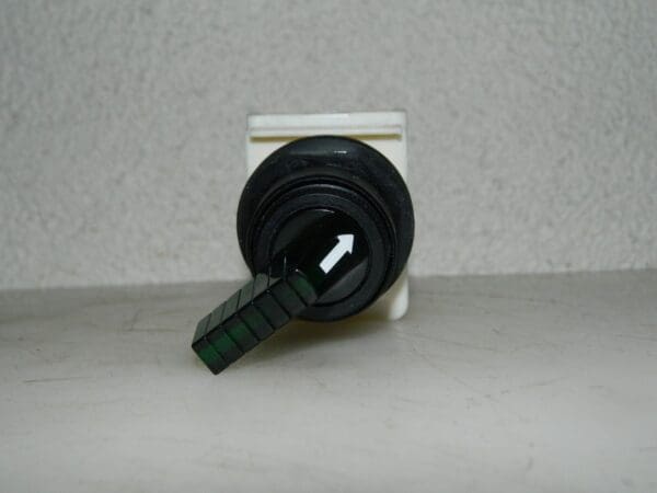 Schneider Electric Selector Switch 30mm Mount Hole 2 Position 9001SK11J35LGFG