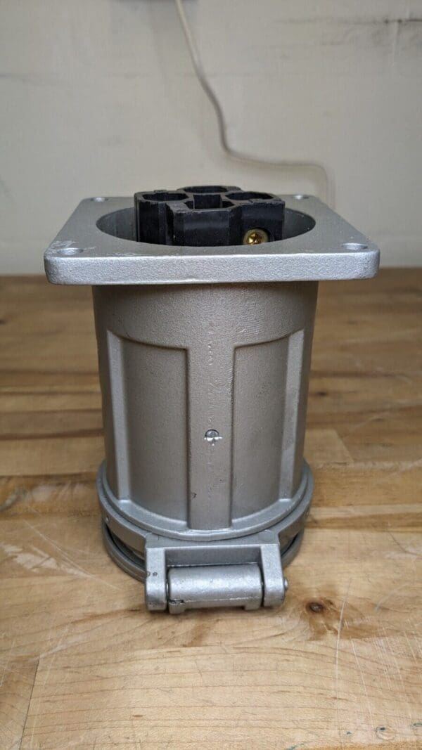 THOMAS & BETTS 3134W-72 / 3134W72 Receptacle