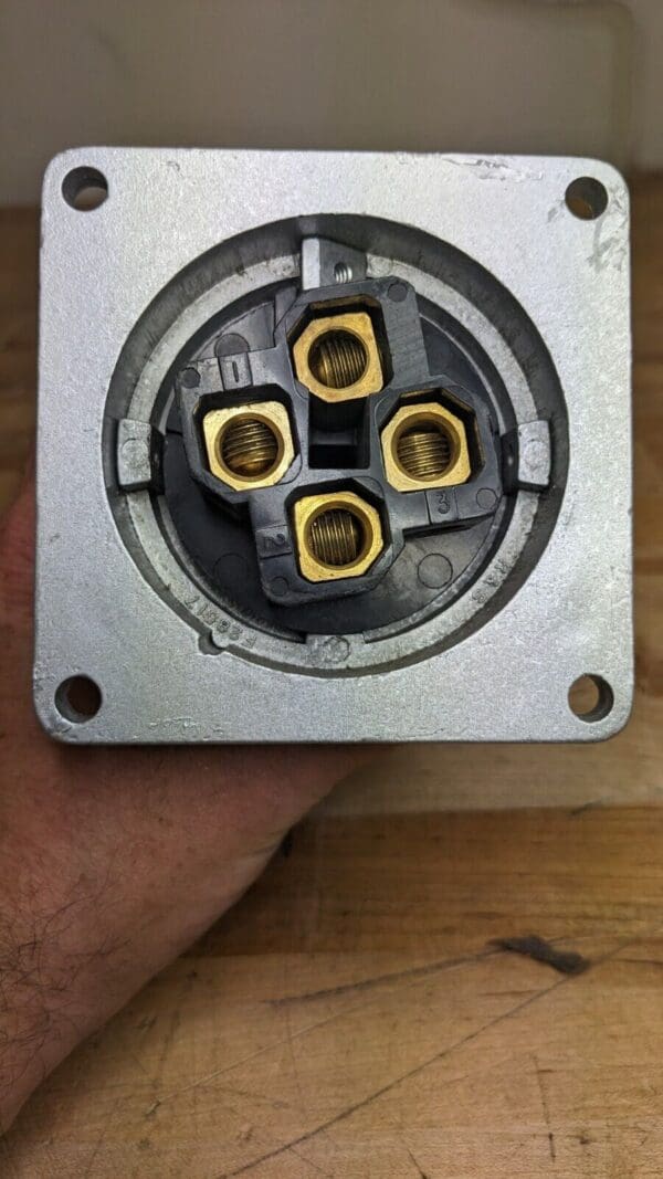 THOMAS & BETTS 3134W-72 / 3134W72 Receptacle