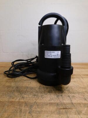 Hand Operated Submersible Pump 1/2 hp 3.3 Amp Rating 120 Volt SC62436977