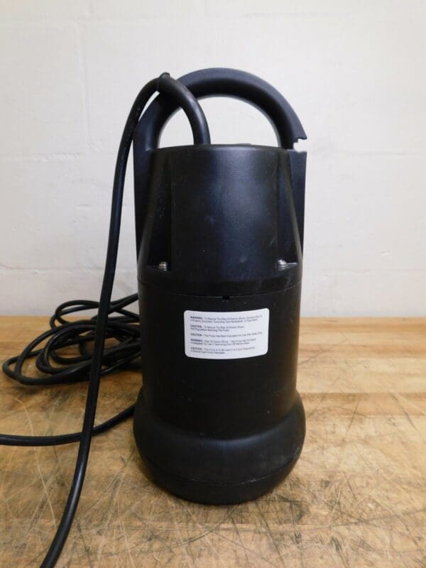 Hand Operated Submersible Pump 1/2 hp 3.3 Amp Rating 120 Volt SC62436977