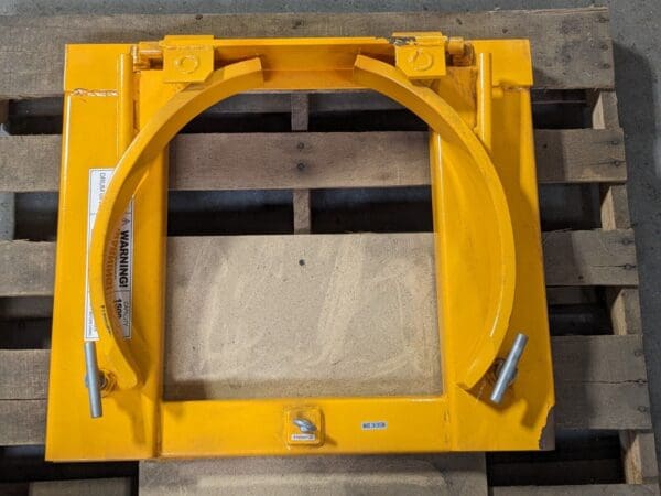 Fork-Mounted Steel Drum Grab for 55 Gallon Drums 1500 Lb. Capacity