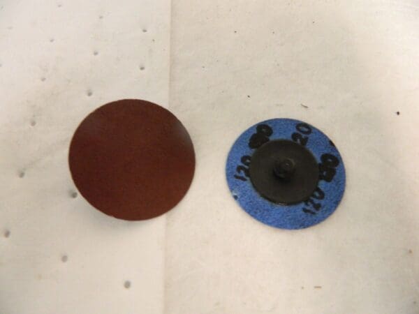 Tru-Maxx 2″ 120 Grit Aluminum Oxide Quick Change Disc approx 100 ct. 65226938