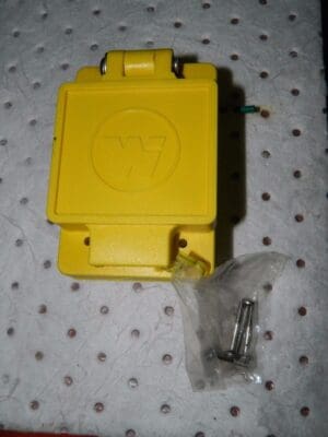 Woodhead Ungrounded Receptacle 250 VAC 20 Amp 6-20R NEMA 73202798