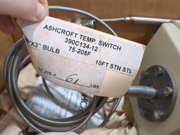 ASHCROFT Temperature SwitchesTemperature Range75–205 Capillary LTDGG10030BX205