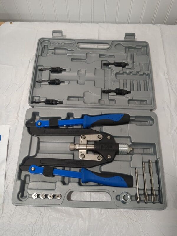 RIVETKING 1/8 to 1/4" Blind Rivet/Rivet Nut Tool Kit RK21