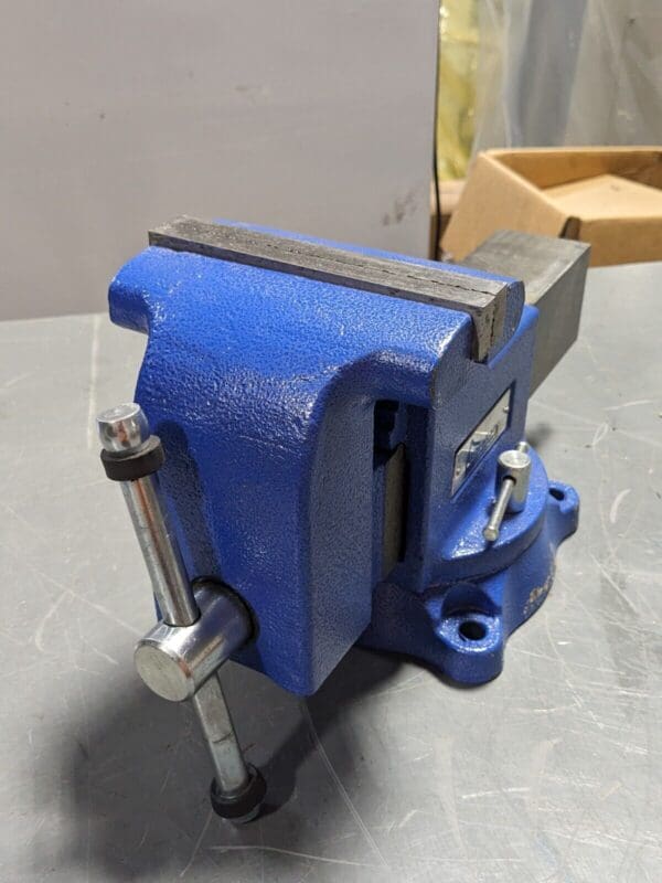 Gibraltar Bench Vise w/ Swivel Base 6" Jaw Width 6" Opening Capacity