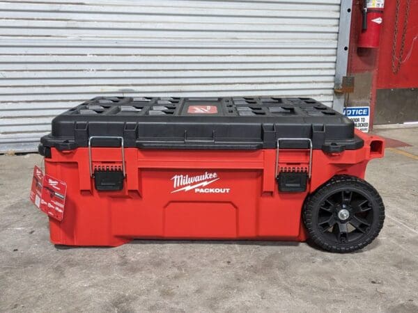 Milwaukee Packout Rolling Tool Chest 38 x 24 x 16" Red Polypropylene 48-22-8428