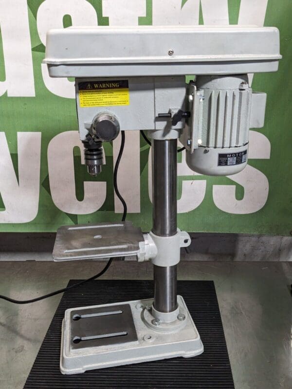 Enco Bench Drill Press 13mm Capacity 5-Speed 740 - 3140 RPM 1/2 HP 115v