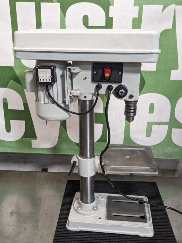 Enco Bench Drill Press 13mm Capacity 5-Speed 740 - 3140 RPM 1/2 HP 115v