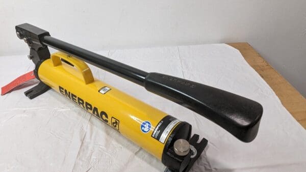 Enerpac Hydraulic Hand Pump 1 Stage 10000/700 BAR PSI P39 DAMAGED