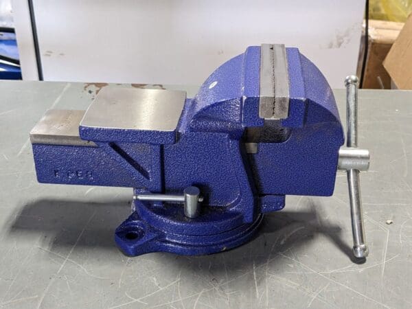 Wilton Bench Vise w/ Swivel Base 5" Jaw Width 5" Opening 11105