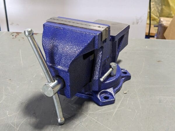 Wilton Bench Vise w/ Swivel Base 5" Jaw Width 5" Opening 11105