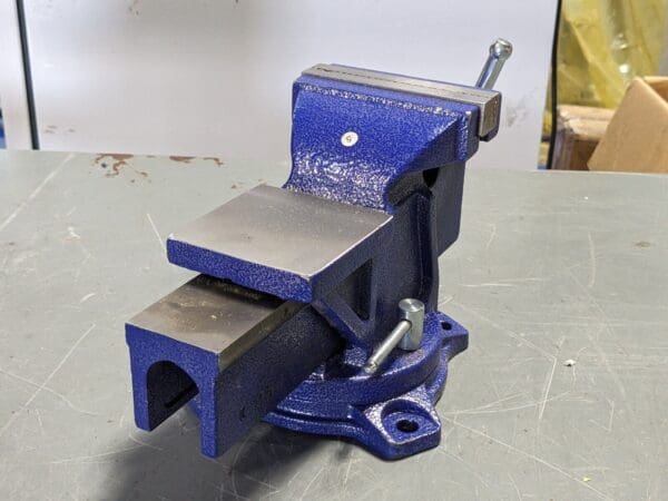 Wilton Bench Vise w/ Swivel Base 5" Jaw Width 5" Opening 11105