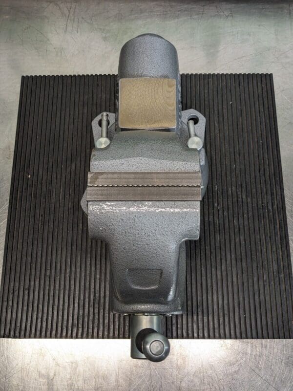 Wilton Combination Pipe and Bench Vise w/ Swivel Base 4-1/2" Jaw Width 28826