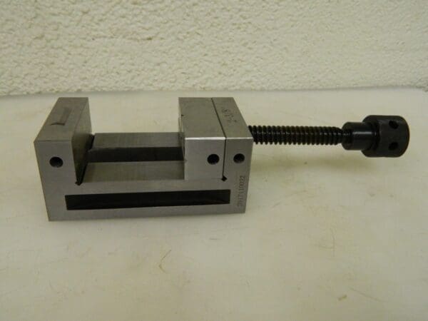 Interstate Toolmaker's Vise 2-3/8" Jaw Width 2-1/8" Jaw Opening Cap 09287624