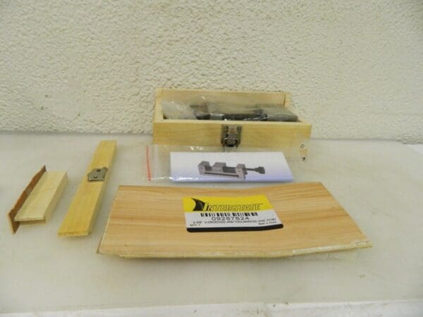 Interstate Toolmaker's Vise 2-3/8" Jaw Width 2-1/8" Jaw Opening Cap 09287624