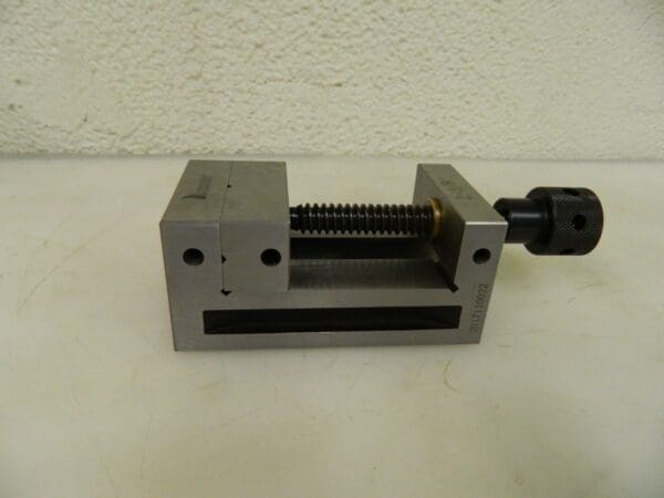 Interstate Toolmaker's Vise 2-3/8" Jaw Width 2-1/8" Jaw Opening Cap 09287624