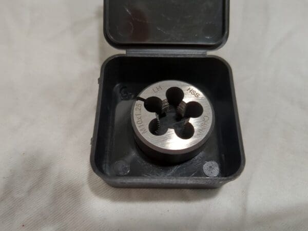 Round Die: M10x1.25, 1" OD, High Speed Steel 314-4654