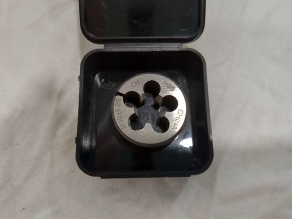 Round Die: M10x1.25, 1" OD, High Speed Steel 314-4654