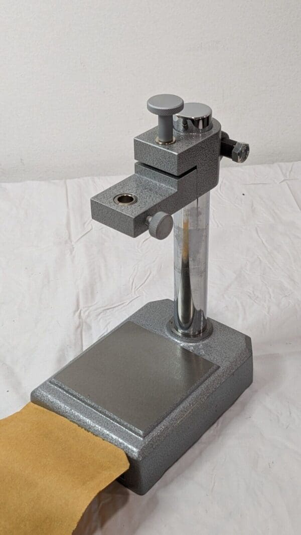 SPI Comparator Stand RS-2 8-1/2" OAL 30-205-9 DAMAGED