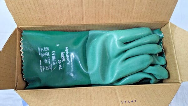 12 PAIRS Ansell AlphaTec Chemical Resistant Gloves Green Size 9 08-352