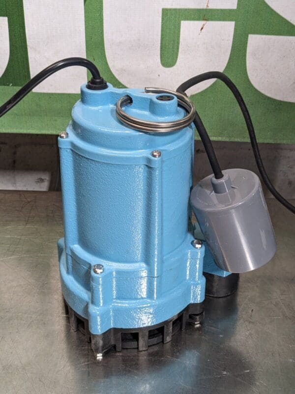 Little Giant Submersible Effluent Pump 22 GPM 1-1/2" Discharge 4/10 HP 115v