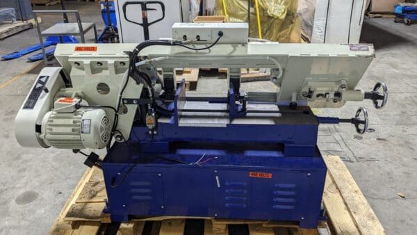 Vectrax Manual Horizontal Bandsaw 10 x 17 Capacity 220/440v 136-2800 Damaged