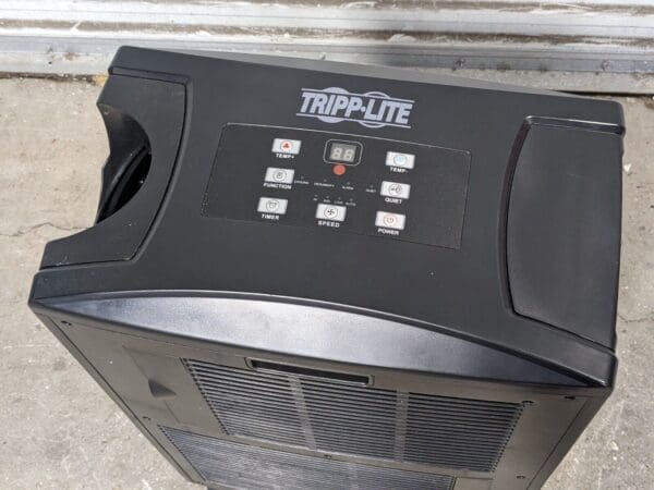 Tripp Lite Portable Air Conditioner AC Unit 12,000 BTU 120v SRCOOL12K Defective