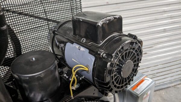 Campbell Hausfeld Vertical Air Compressor 80 Gallon 7.5 HP 230v 1 Ph. Damaged