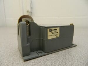 Eaton Cutler-Hammer Limit Switch General Purpose Push Roller 10316H-10