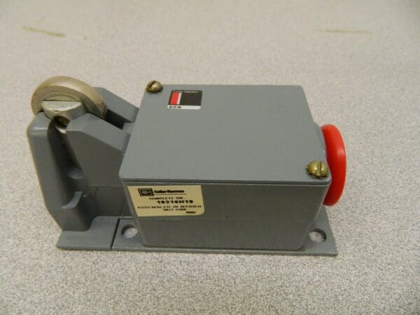 Eaton Cutler-Hammer Limit Switch General Purpose Push Roller 10316H-10