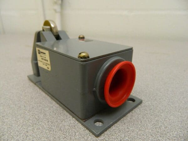 Eaton Cutler-Hammer Limit Switch General Purpose Push Roller 10316H-10