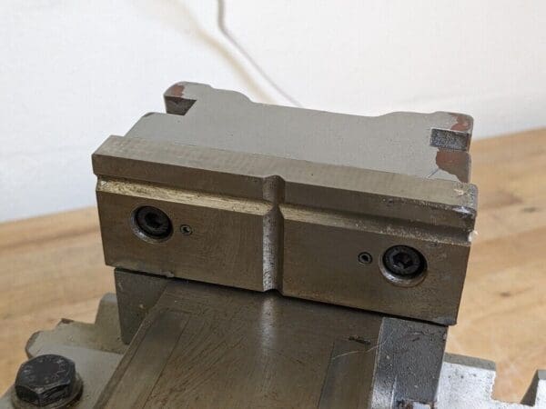 Gibraltar 3-Axis Tilting Angle Machine Vise w/ Swivel Base 110052 Damaged