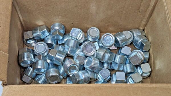 BOX OF 50 Ward Mfg 3/4" Square Head Solid Plugs Galvanized Steel E.NSSP