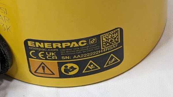 ENERPAC 20 Ton Hollow Plunger Hydraulic Cylinder Single-Acting RCH202 DAMAGED