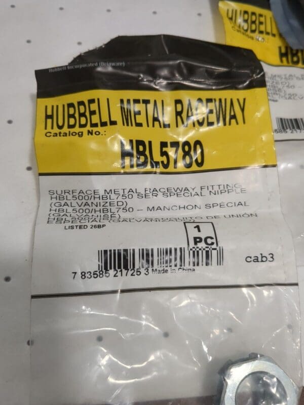 HUBBELL 3pk 0.63 Inch Long, Raceway Nipple OAL16.00 mm HBL5780