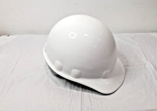 BOX OF 20 Honeywell Fibre-Metal Cap Style Hard Hat White E2RW01A000