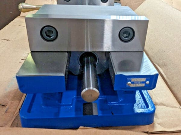 Kurt Machine Vise Horizontal Stationary Base 6" Jaw Width X 9" Jaw Opening HD691