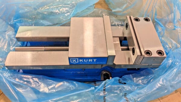 Kurt Vise 6" Jaw Width X 9" Jaw Opening HD691 INCOMPLETE