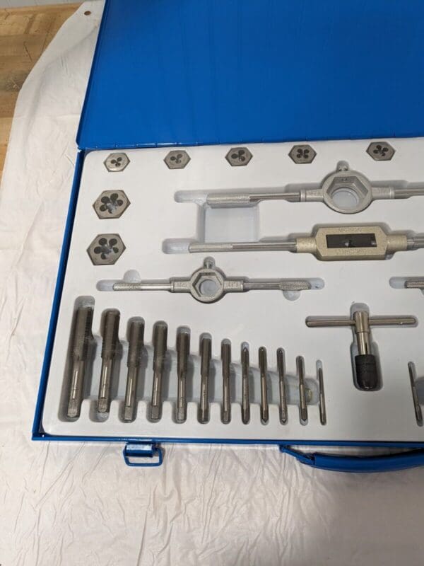 Interstate Tap & Die Set: 1/8-44 to 3/4-16 Taps, 1/8-44 to 3/4-16 Dies 03959160